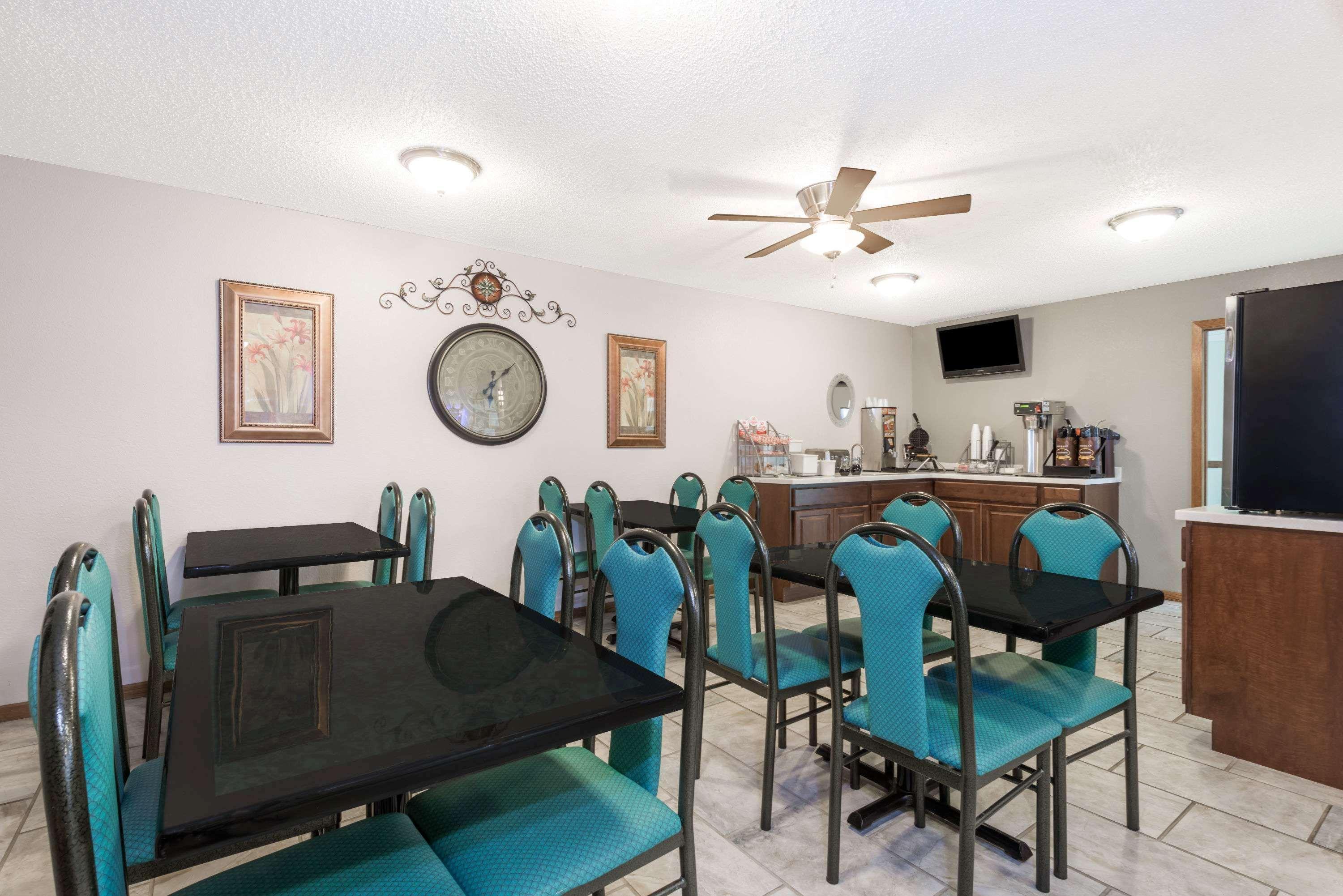 Super 8 By Wyndham Smithville Lake Ngoại thất bức ảnh